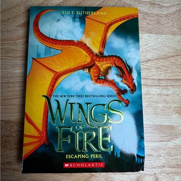 Wings of Fire Book Set - The First 8 Books - Picture 9 of 12